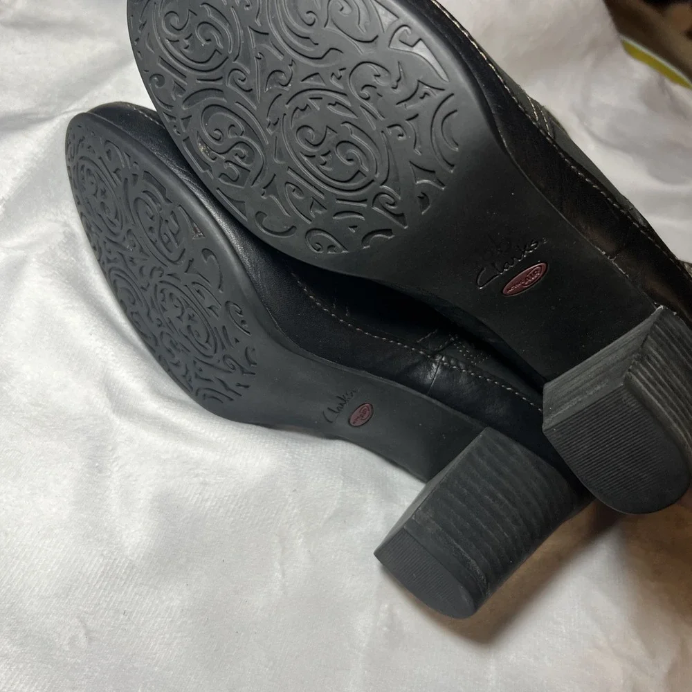 Clarks‎ Artisan Black Nubuck 82775 Gallery Art Boots Woman Size 8
